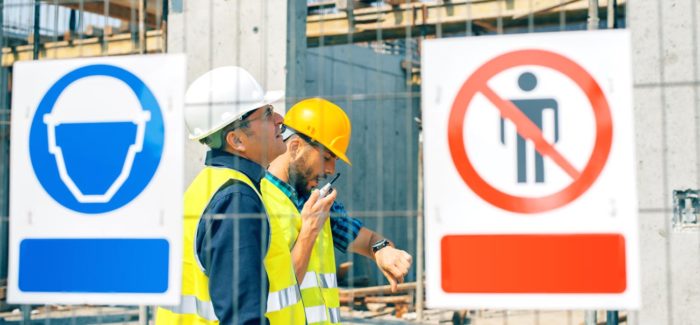 Les obligations incombant aux entreprises en matière d’accident de travail et d’affichage sur un chantier